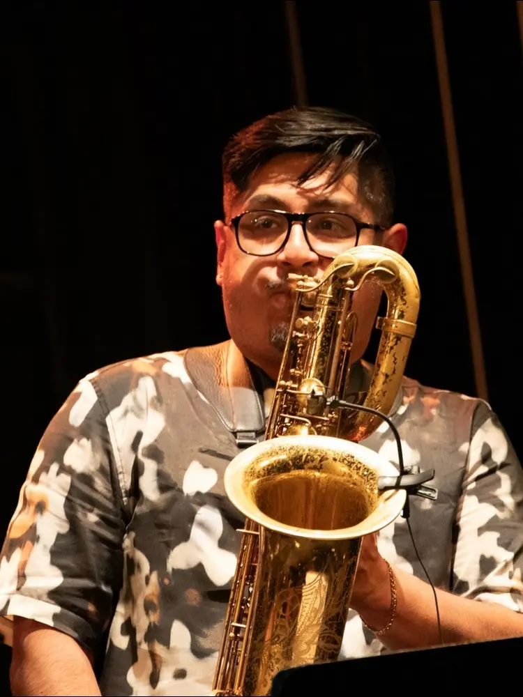 Larry Bustamante